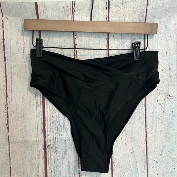 NWT HALARA Crossover bikini bottom - Picture 2 of 13